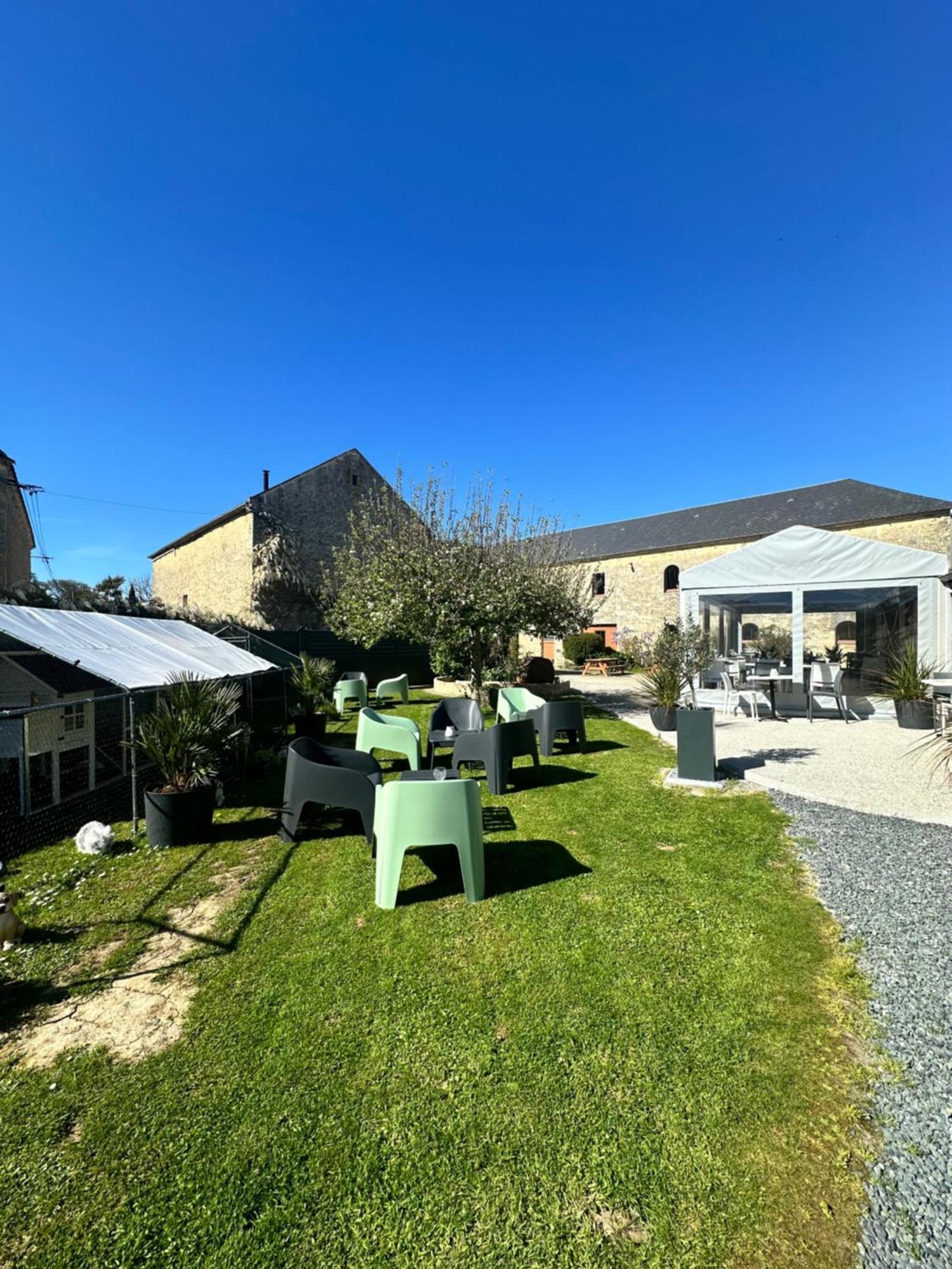 Hôtel Restaurant le clos de l 'Ancien Pressoir Commes Extérieur photo